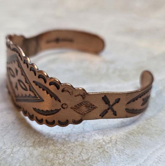 Vintage 70s Southwestern copper cuff - Picture 3 of 5